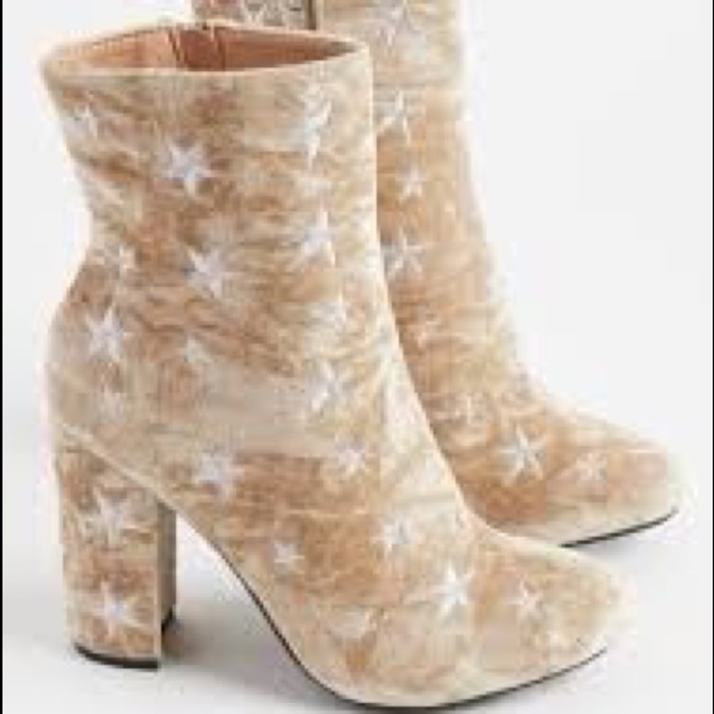 Star heel boots